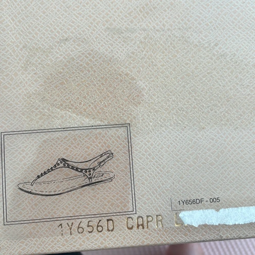 Prada silver leather sandals - Picture 4 of 5